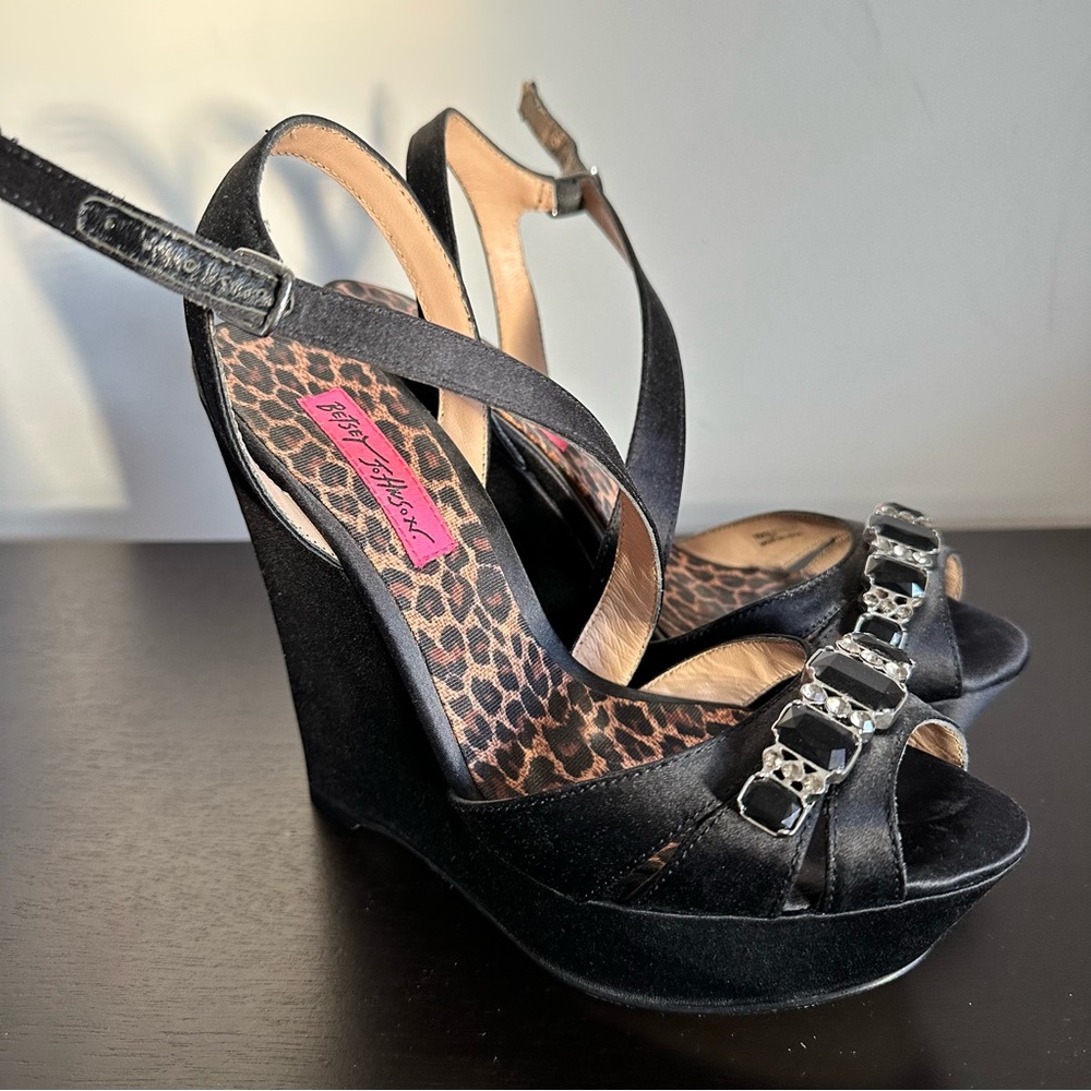 Betsey Johnson Black Satin Wedge Platform Sandals - Picture 5 of 7